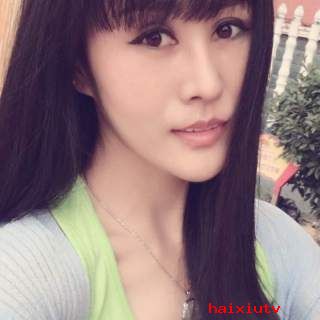 人美身材爆的美女主播贺回忆1