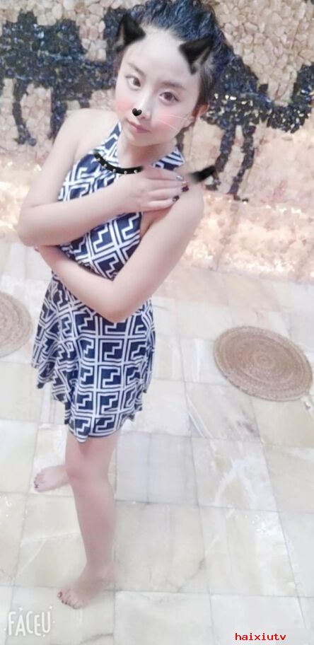 美女主播泳装来袭 无滤镜下也很美7