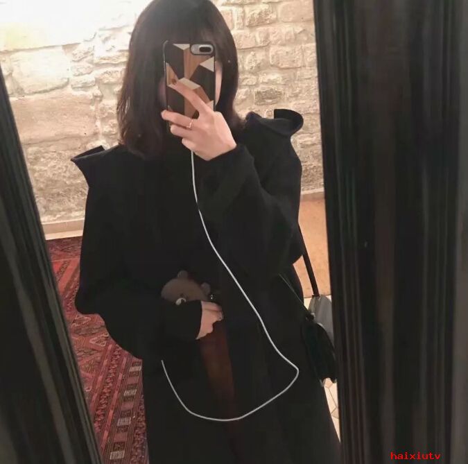 美女直播间视频 探索直播间外的主播