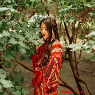 美女秀场直播 苗寨美女表演来了3