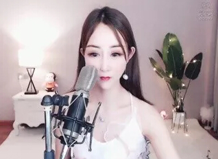 美女直播间甜馨