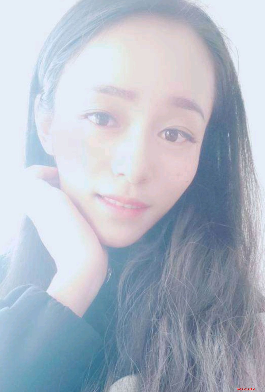美女主播内向女孩成话痨